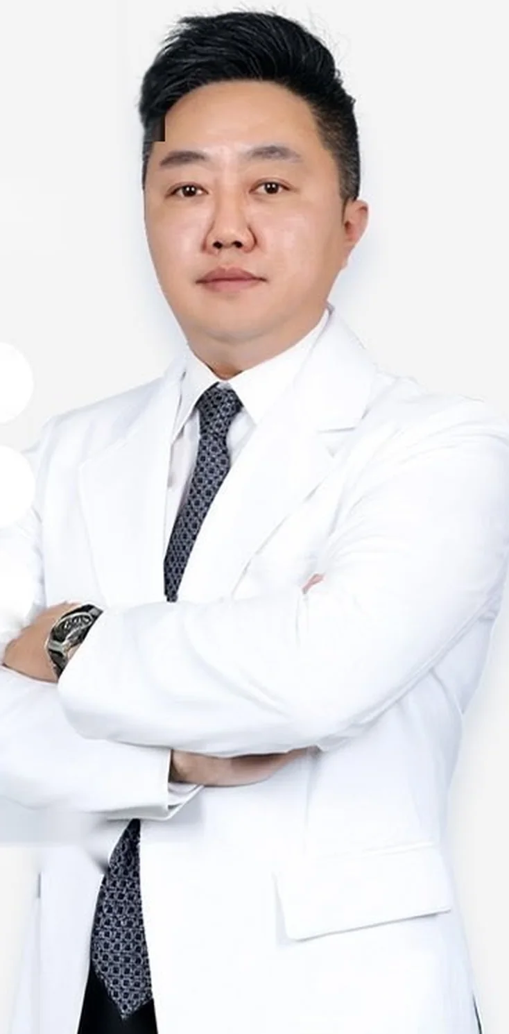 バン・ボムシク院長